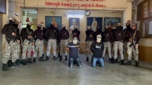 का. ऊ. कोल्हे विद्यालयात दहशतवाद्यांशी पोलिसांचा सामना ; मॉक ड्रिलद्वारे पोलिसांचे प्रात्यक्षिक